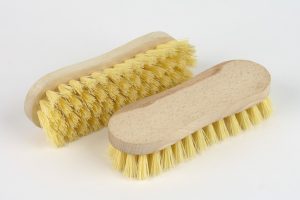 SÚROLÓKEFE PISKÓTA 19 CM